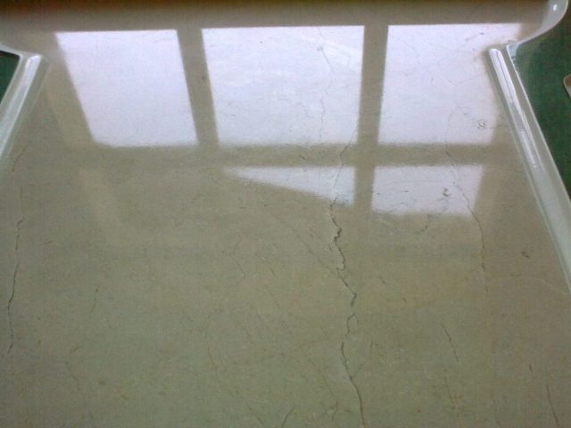 Plan de vasque en Crema Marfil cristallisé