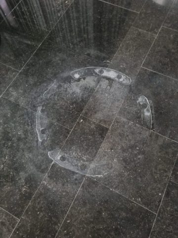 Dallage Petit Granit Belge trace de pot de fleur