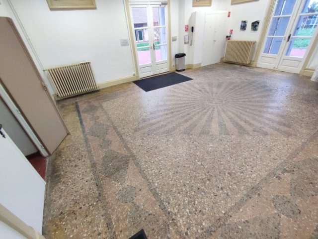 Mosaïque de marbre avant travaux