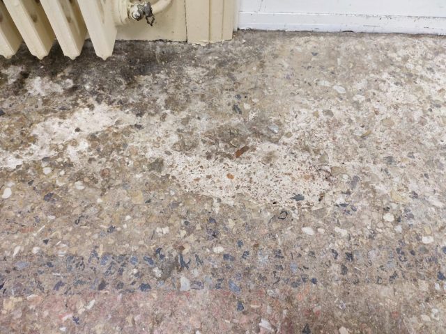 Mosaïque de marbre avant travaux