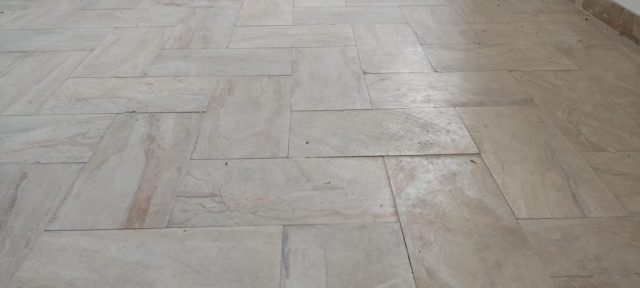 Dallage mal posé avant travaux