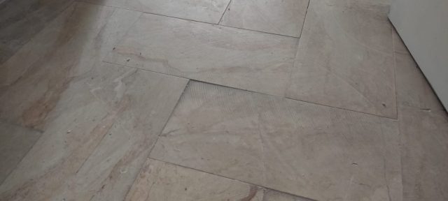 Dallage mal posé avant travaux
