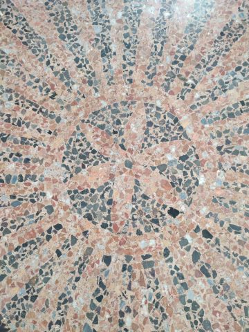 Mosaïque de marbre après travaux