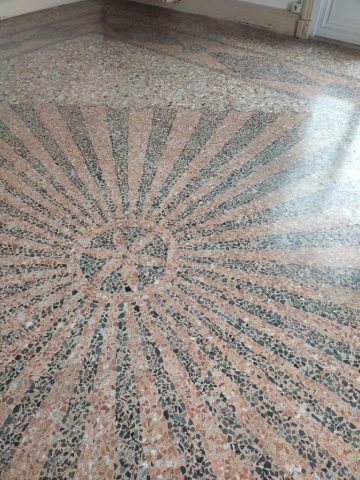 Mosaïque de marbre après travaux