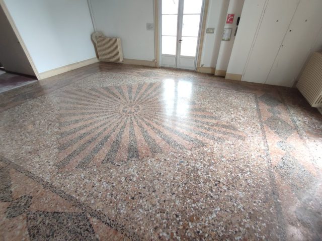 Mosaïque de marbre après travaux