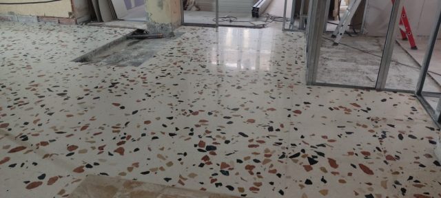 Sol en carreaux de granito satiné